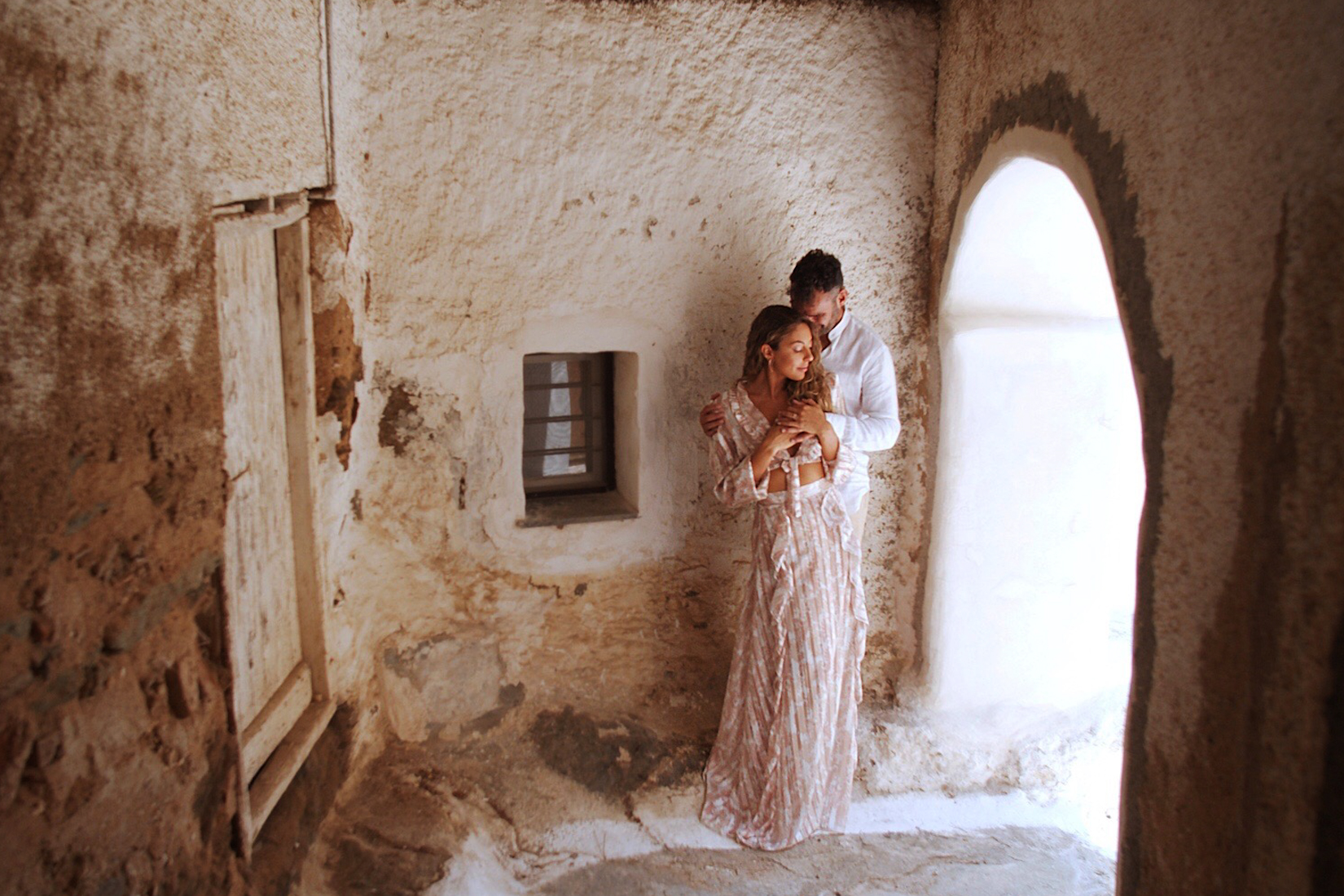 Couple elopement in Kea Island Greece